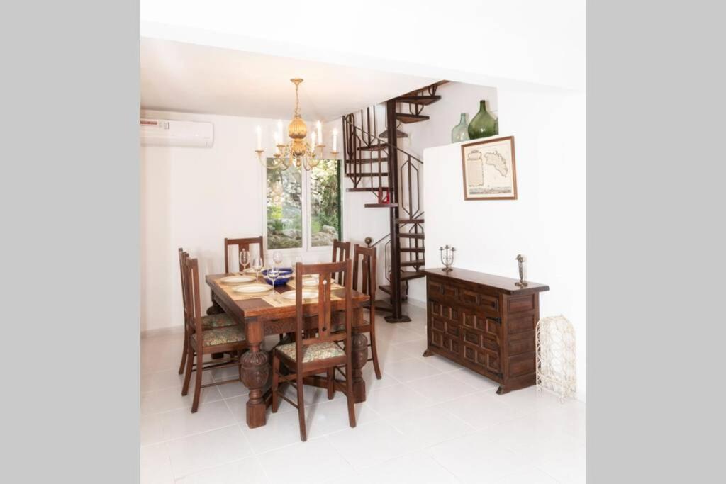 Villa Cecylia エス・カヌテルス エクステリア 写真